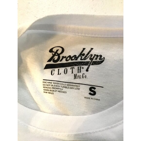 BROOKLYN CLOTH- MENS SHORT SLEEVE GRAPHIC T-SHIRT SIZE SMALL - Picture 3 of 6